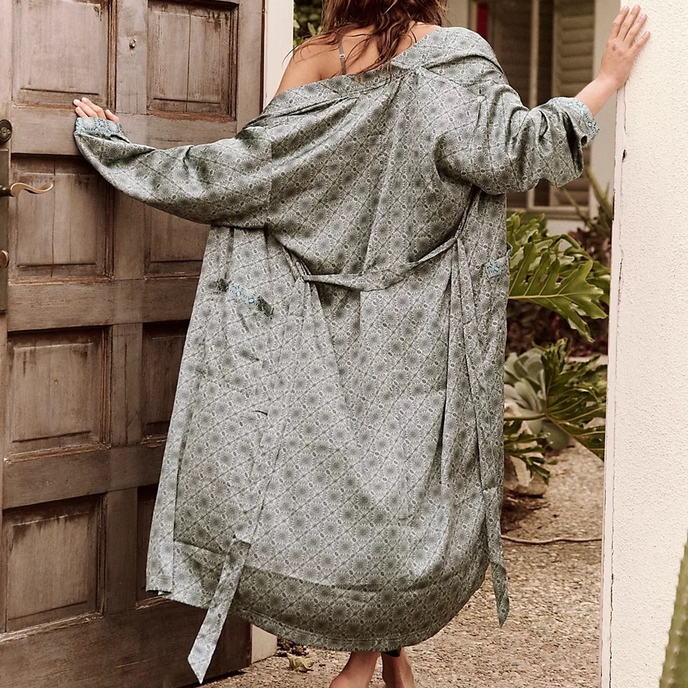 NEW NWT Free People Intimately Oasis House Robe - Picture 3 of 13
